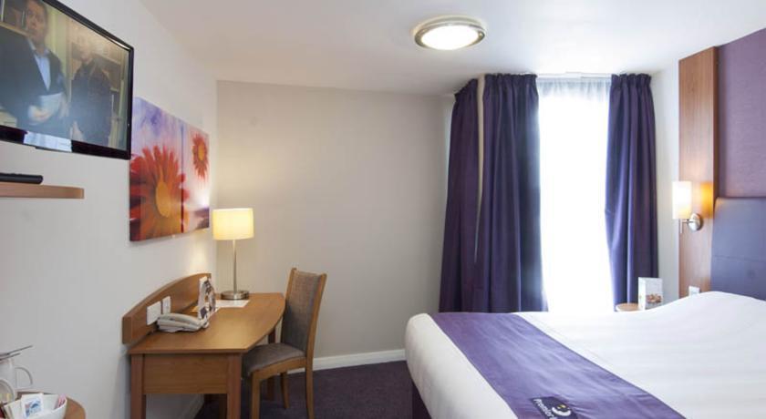 Premier Inn Basingstoke West Phòng bức ảnh