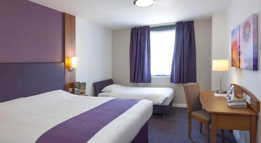 Premier Inn Basingstoke West Phòng bức ảnh