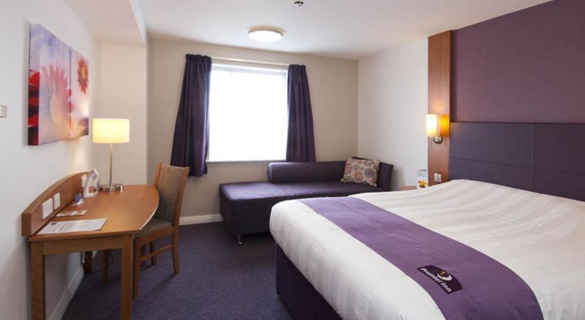Premier Inn Basingstoke West Ngoại thất bức ảnh