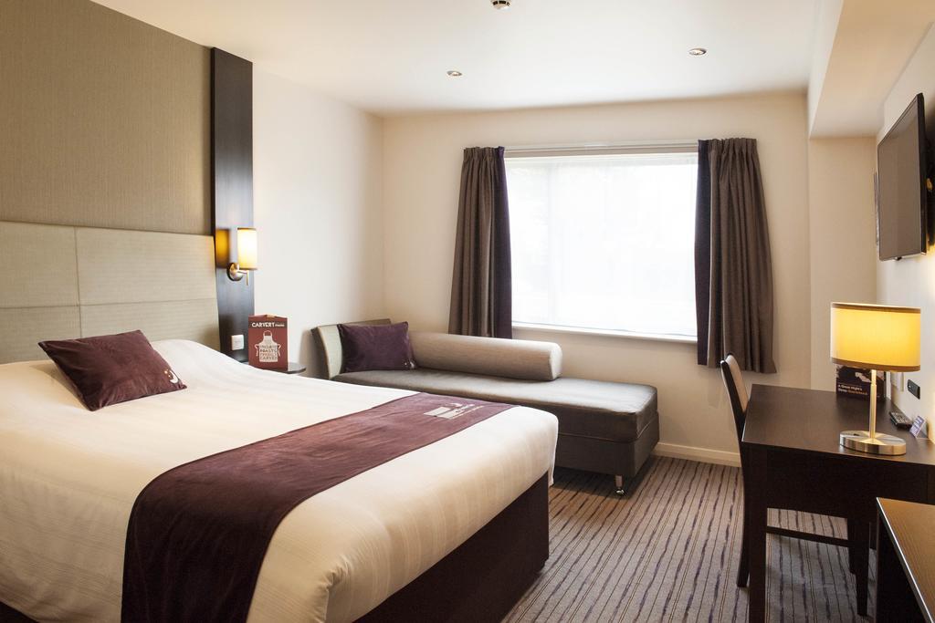 Premier Inn Basingstoke West Ngoại thất bức ảnh