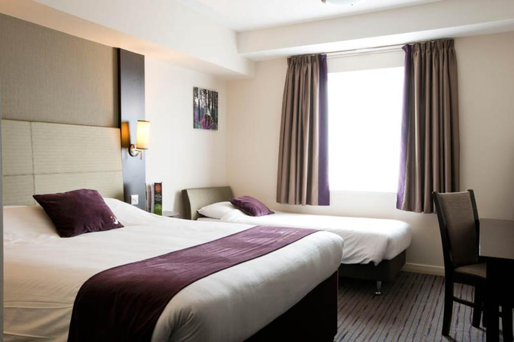 Premier Inn Basingstoke West Ngoại thất bức ảnh