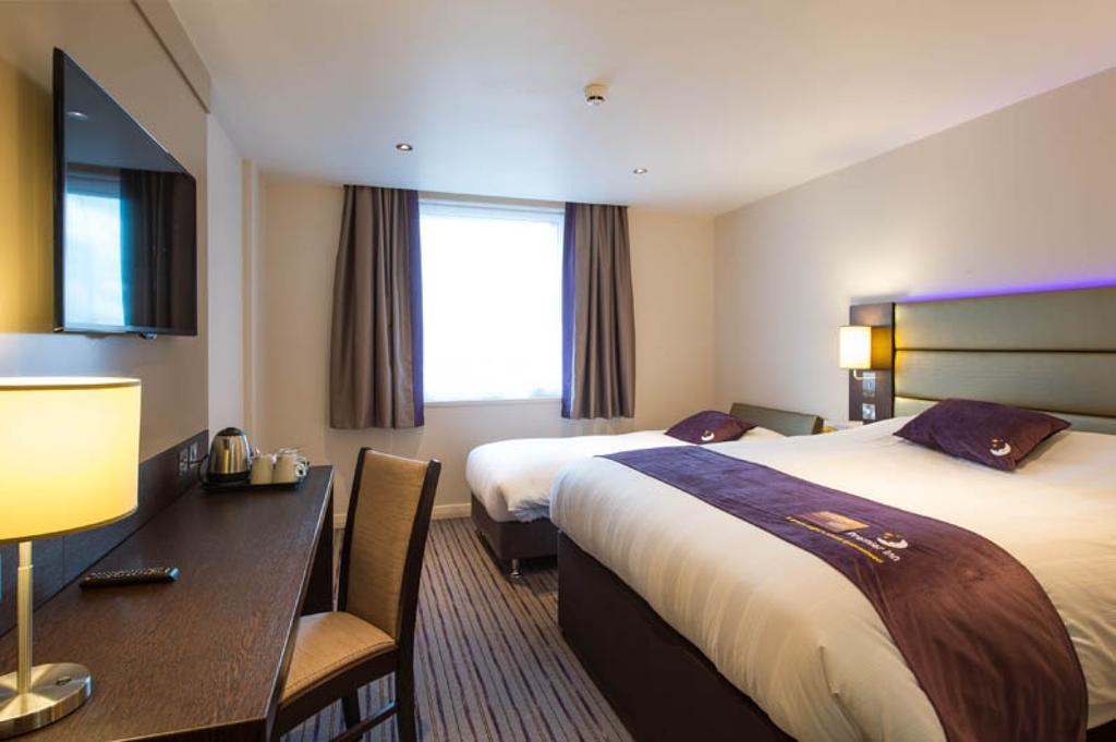 Premier Inn Basingstoke West Ngoại thất bức ảnh