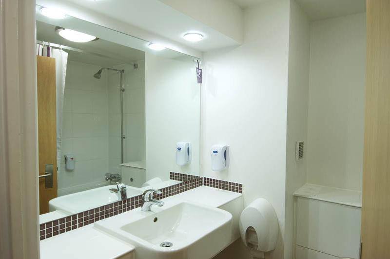 Premier Inn Basingstoke West Ngoại thất bức ảnh